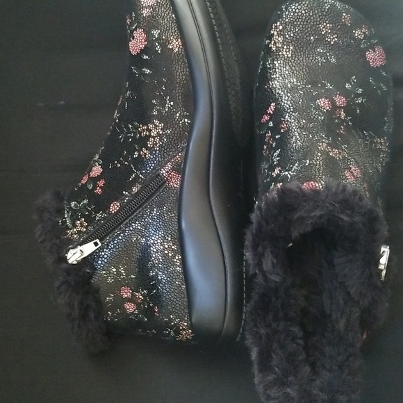 Alegria By PG Lite Leather Sweetie Pie Fur Lined Booties - Picture 5 of 16